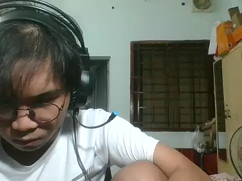 Snapshot of kave2033 chatting on November 2025 02:16:02 PM kave2033 online show from November 2025 02:16:02 PM