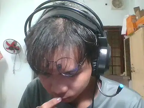 Snapshot of kave2033 chatting on November 2025 03:28:02 PM kave2033 online show from November 2025 03:28:02 PM