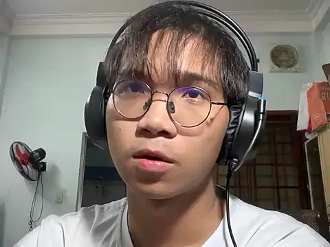 Snapshot of kave2033 chatting on December 2025 03:21:02 PM kave2033 online show from December 2025 03:21:02 PM