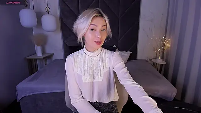 AlysiaSun  online show from October 2025 01:57:02 PM