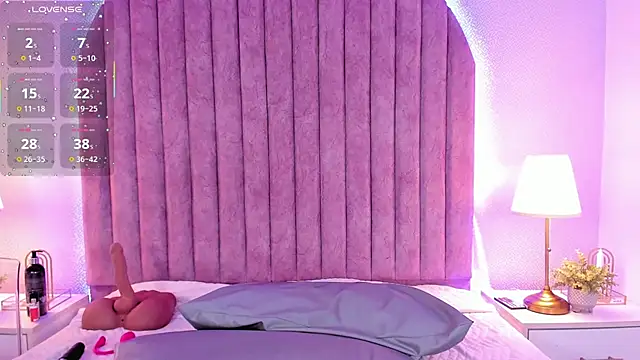 Snapshot of ShaylaDavis chatting on November 2025 04:28:01 PM ShaylaDavis online show from November 2025 04:28:01 PM