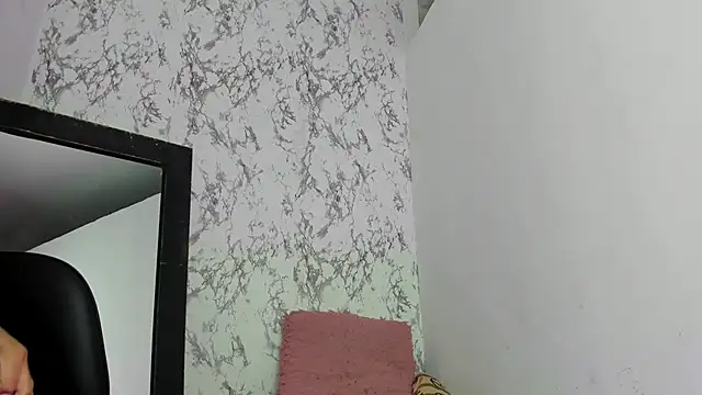 Snapshot of kataleyaAlenan chatting on December 2025 01:50:02 PM kataleyaAlenan online show from December 2025 01:50:02 PM