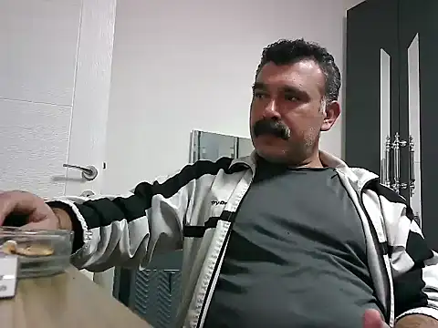 meroglu45 online show from October 2025 05:03:01 PM
