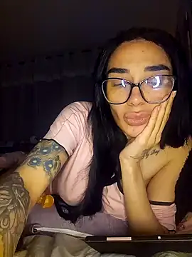 LucyMiax online show from October 2025 01:06:01 AM