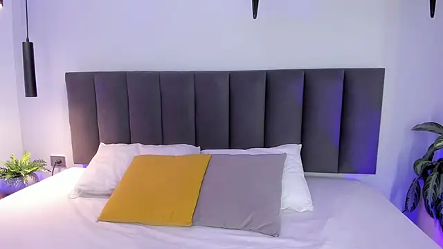 AilanaCortes online show from October 2025 11:58:02 AM