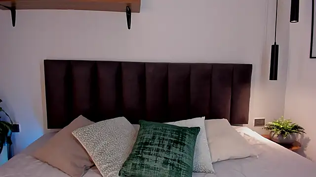 Snapshot of AilanaCortes chatting on January 2026 12:20:01 PM AilanaCortes online show from January 2026 12:20:01 PM