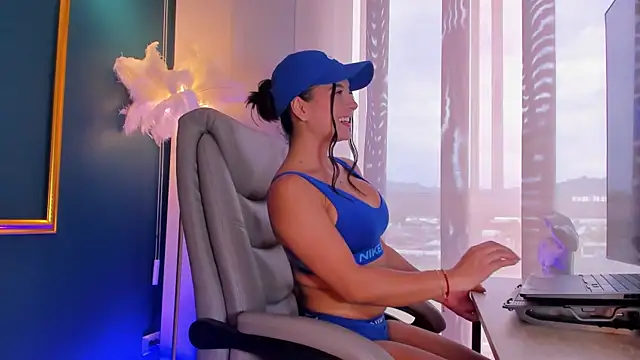 Rashel Frost  online show from April 2026 07:41:01 PM