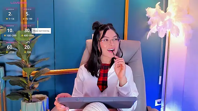 Rashel Frost  online show from April 2026 06:36:02 PM