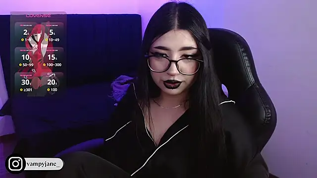Snapshot of VamppyJane chatting on November 2025 03:18:02 AM VamppyJane online show from November 2025 03:18:02 AM