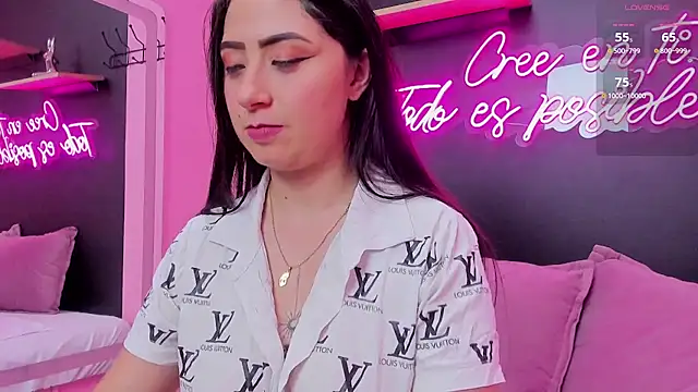 JuliethCruz  online show from October 2025 05:55:02 PM