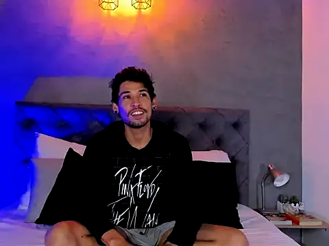 MaxHuston online show from November 2025 07:07:01 AM