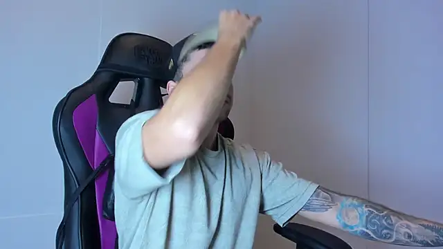 Mike montoya01 online show from December 2025 12:25:02 PM