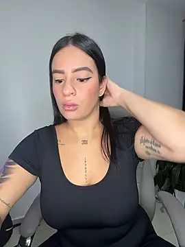 Emily Kurth23 online show from November 2025 11:19:02 PM