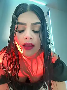 Snapshot of Lucianacuoper chatting on November 2025 07:15:01 PM Lucianacuoper online show from November 2025 07:15:01 PM