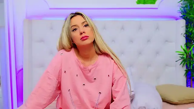 Snapshot of AriannaSins chatting on January 2025 07:53:01 PM AriannaSins online show from January 2025 07:53:01 PM