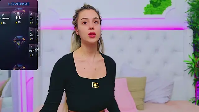 Snapshot of AriannaSins chatting on January 2025 01:28:01 PM AriannaSins online show from January 2025 01:28:01 PM