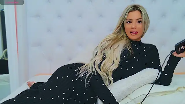 Snapshot of AriannaSins chatting on January 2025 04:28:01 PM AriannaSins online show from January 2025 04:28:01 PM