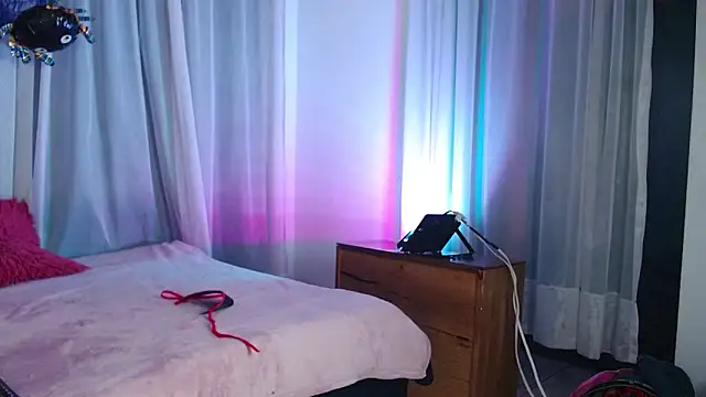 Snapshot of antonella_rosecs chatting on October 2025 04:37:02 AM antonella rosecs online show from October 2025 04:37:02 AM