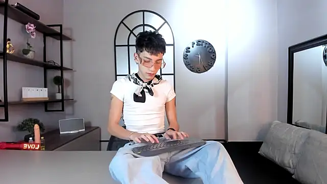 Tiam muller online show from November 2025 08:05:01 PM