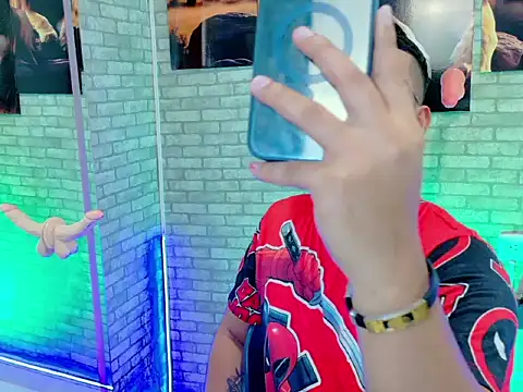 Snapshot of ThomasAxel chatting on November 2025 09:04:02 PM ThomasAxel online show from November 2025 09:04:02 PM