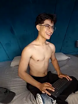 Aaron Eze online show from February 2026 08:13:01 PM