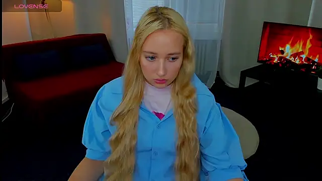 Snapshot of AuroraSkyee chatting on October 2025 12:30:01 PM AuroraSkyee online show from October 2025 12:30:01 PM