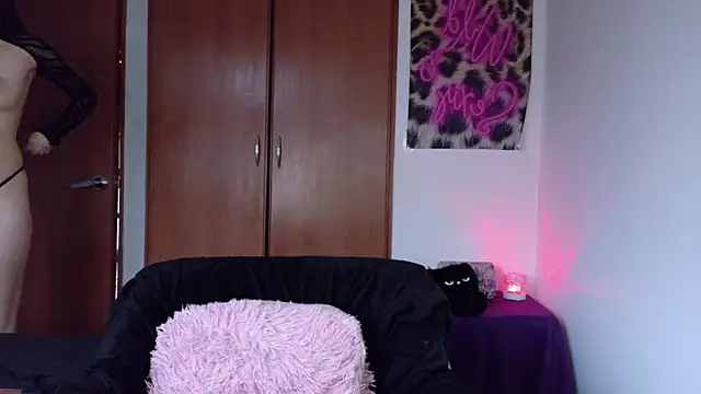 Snapshot of KittyJane chatting on July 2026 04:43:01 PM KittyJane online show from July 2026 04:43:01 PM