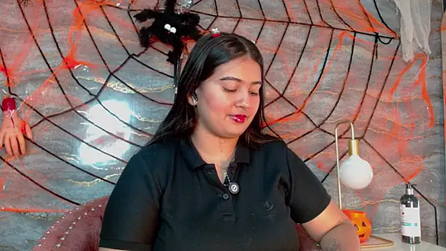 lilithst  online show from October 2025 09:22:01 PM