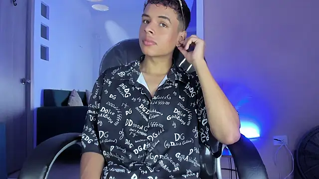 Xavier Fox    online show from February 2026 03:45:02 PM