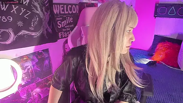 AuroraChannn online show from November 2025 10:47:02 PM