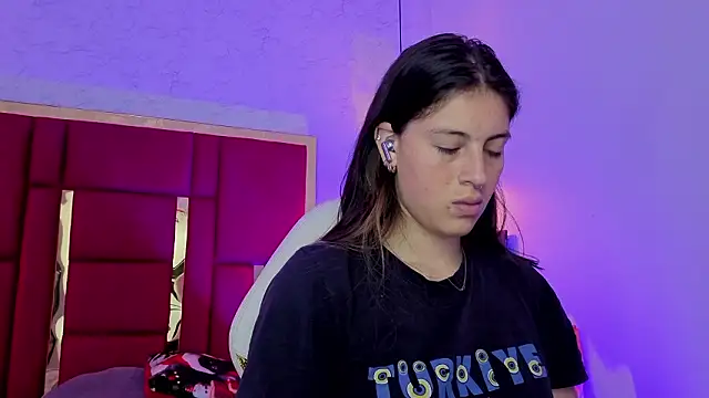 moon winy online show from March 2026 11:27:01 AM