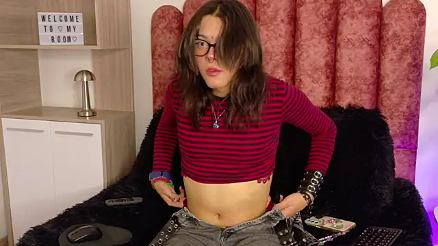 Lullaby Charade online show from November 2025 12:15:02 PM