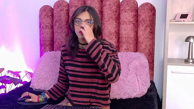 Lullaby Charade online show from November 2025 01:00:02 PM