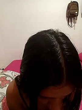 Lucy-Vera online show from October 2025 06:41:02 PM