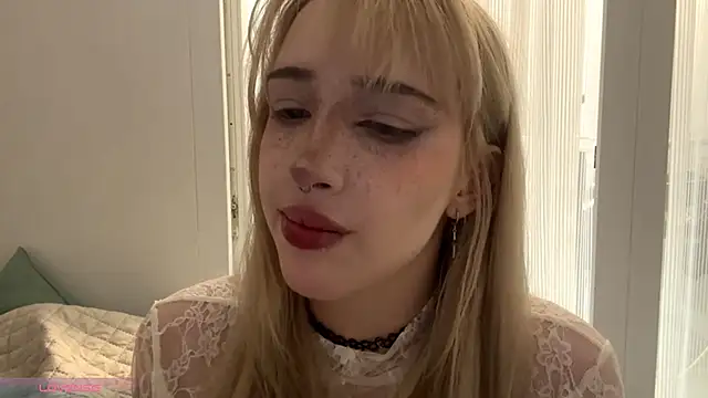 Snapshot of Milkmoriee chatting on October 2025 04:29:02 PM Milkmoriee online show from October 2025 04:29:02 PM