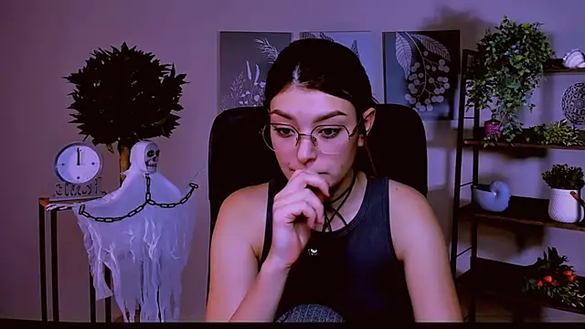 AnaSteisher online show from October 2025 01:34:02 PM