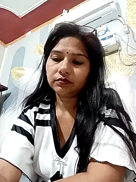 Vanshika1432 online show from October 2025 12:33:02 AM