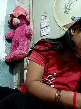 Vanshika1432 online show from November 2025 02:46:01 PM