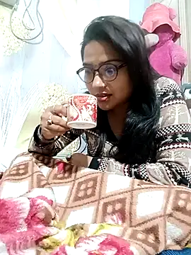 Vanshika1432 online show from November 2025 07:18:02 PM