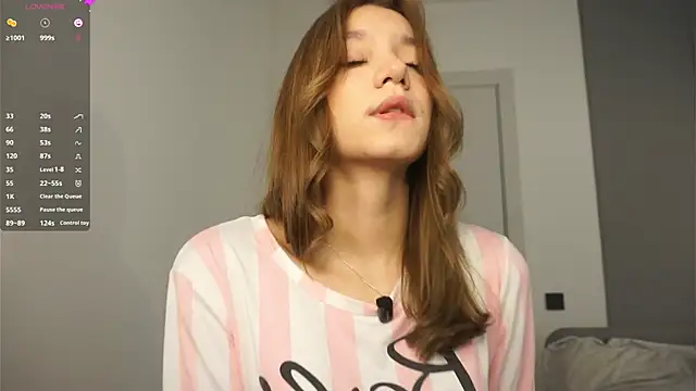 Snapshot of BrynnHolverson chatting on November 2025 05:42:01 PM BrynnHolverson online show from November 2025 05:42:01 PM