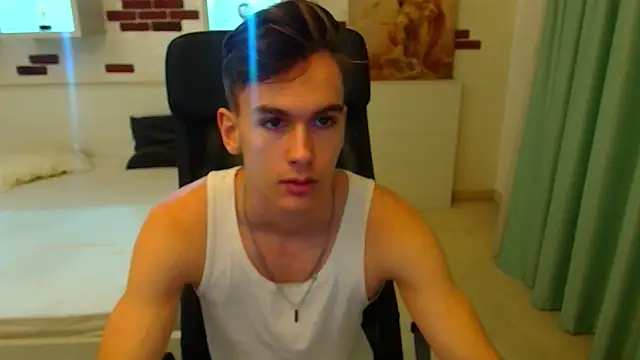 Snapshot of BradyFlint chatting on October 2025 04:04:01 AM BradyFlint online show from October 2025 04:04:01 AM