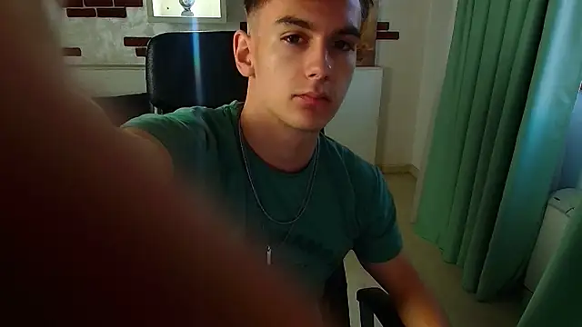 Snapshot of BradyFlint chatting on October 2025 04:57:01 AM BradyFlint online show from October 2025 04:57:01 AM