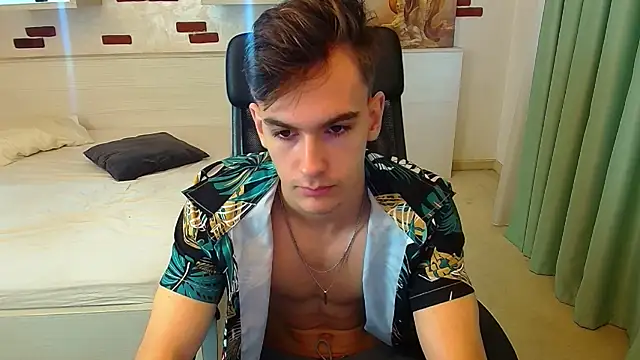 Snapshot of BradyFlint chatting on October 2025 06:02:02 AM BradyFlint online show from October 2025 06:02:02 AM