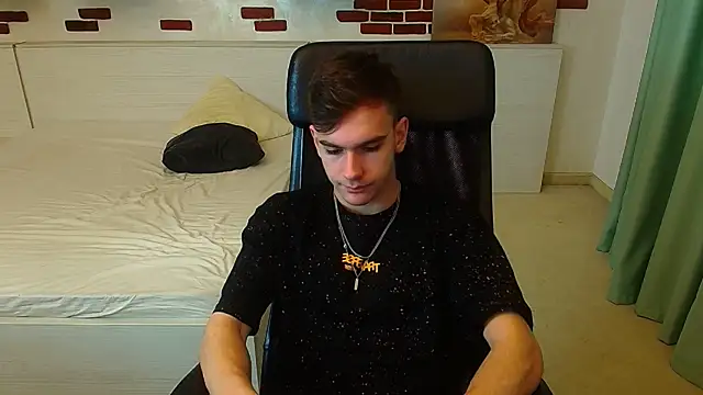 Snapshot of BradyFlint chatting on December 2025 05:45:02 AM BradyFlint online show from December 2025 05:45:02 AM