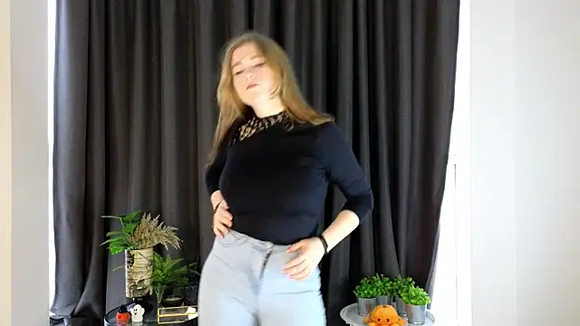 NightSaffron online show from December 2025 07:46:02 AM