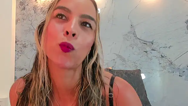 Snapshot of Karina_chastillo chatting on April 2026 11:34:01 AM Karina chastillo online show from April 2026 11:34:01 AM