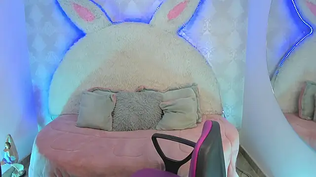 valentina clk online show from February 2026 07:21:02 PM