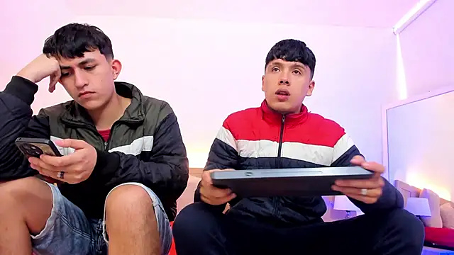 hoot booys  online show from February 2026 08:04:02 PM