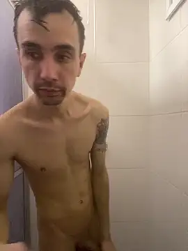 leozin01 online show from May 2026 08:51:01 PM