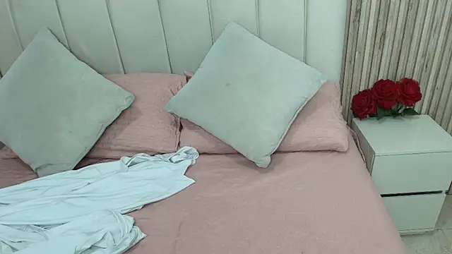 Aziz daud online show from October 2025 12:11:01 PM